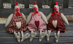 3 red hens