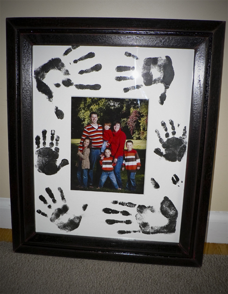 hand print family picture frame mat gift handprint