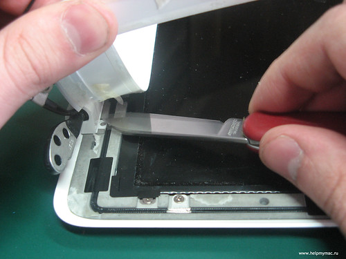 MacBook Unibody removing display bezel