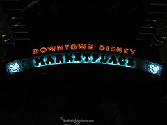 IMG_3390-WDW-DTD-sign-Marketplace-Team-Mickey