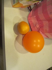 Team Knock'n balls:  orange food and orange balloon