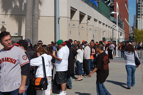 SF Giants Fan Photo Day: The Line