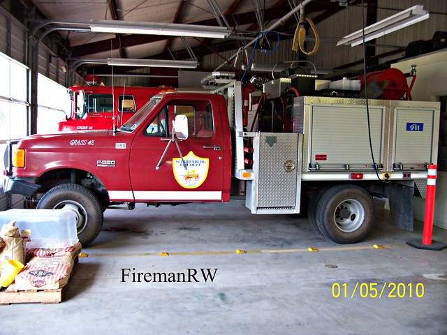 ford grass brush firetruck picnik