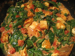 Curry with spinach and homemade paneer