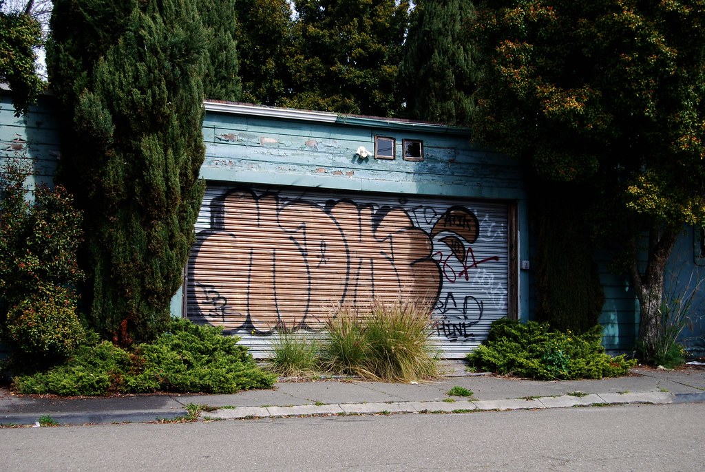 Moment Graffiti Throwie Oakland, California. 