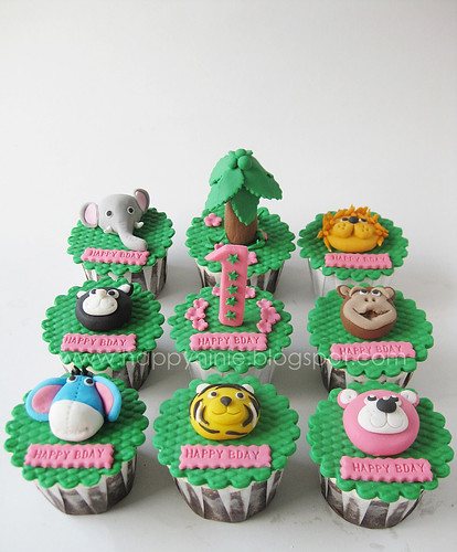 jungle /zoo cupcake 