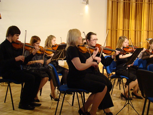 Skolu simfonisko orķestru finālkonkurss 17.aprīlī Jelgavas 4.vidusskolā.