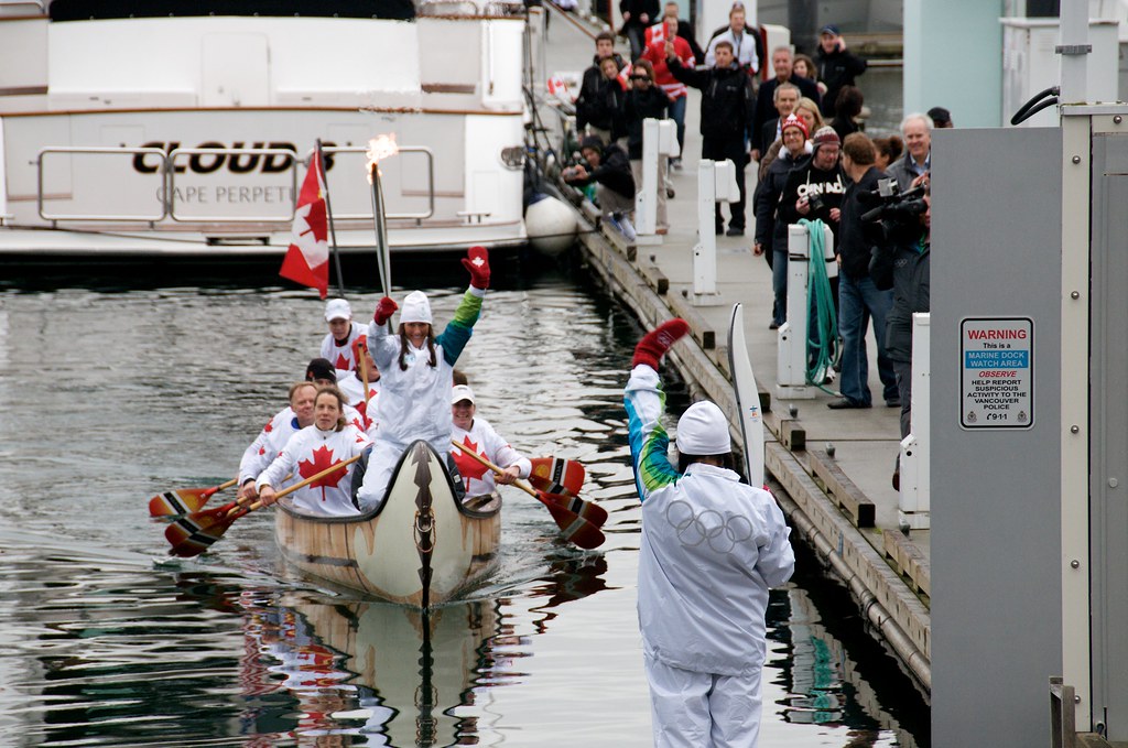 Traditional Canoe Delivers the Torch to the Docks at Yaletown
