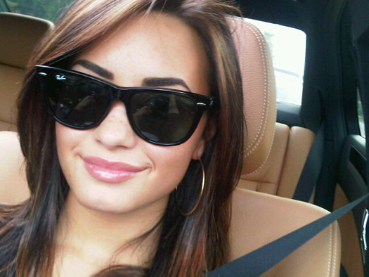 Demi-Lovato-Light-Hair