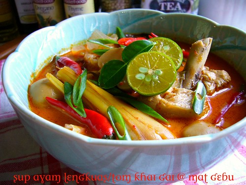 Sup Ayam Lengkuas @ Tom Khai Gai