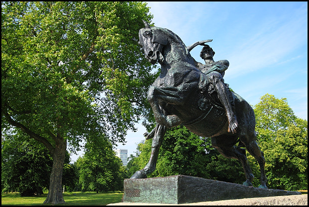 hyde-park-horse-statue