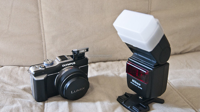 E-PL1 with Nikon SB-600 Flash by hto2008