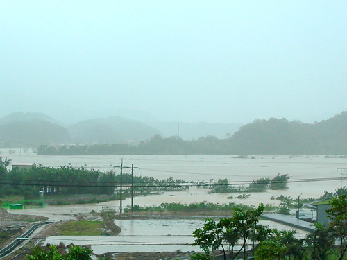 2004年納坦水淹田寮洋。攝影：田寮洋居民