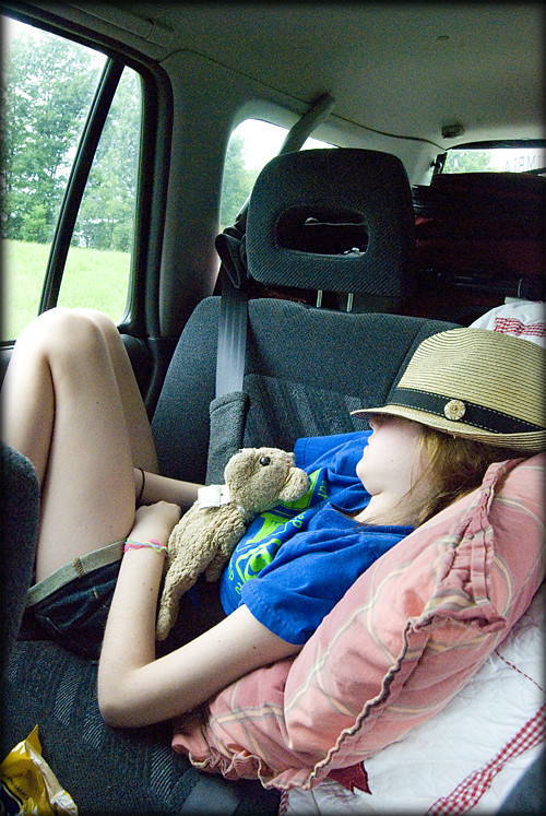 bossys-daughter-car-sleeps