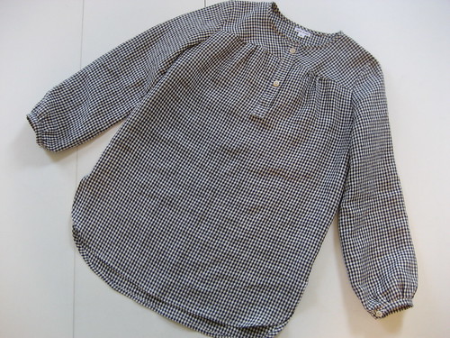 gingham pullover top in linen.