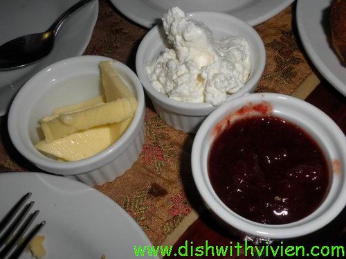 smokehouse4-butter-whipped-cream-and-strawberry-jam