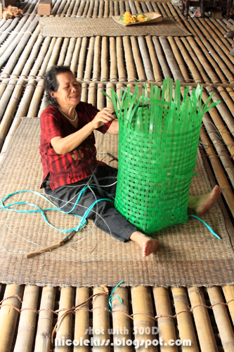 weaving ratan