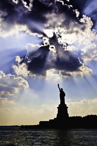フリー写真素材|芸術・アート|彫刻・彫像|自由の女神|アメリカ合衆国|ニューヨーク|日光・太陽光線|
