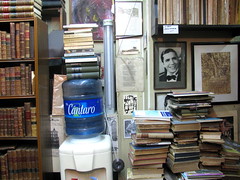 El agua, los libros y Gardel