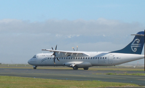 Mt Cook Airlines ATR72-212A arriving