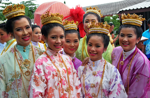 local girls dressed in old style Chinese costumes