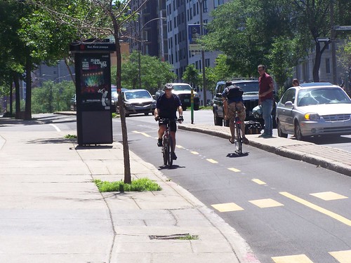 Piste cyclable-cycle track, Montreal