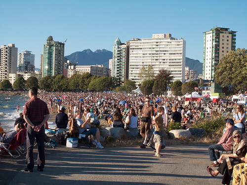 Crowd at Second Beach