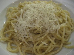 Spaghetti with pecorino romano and black pepper