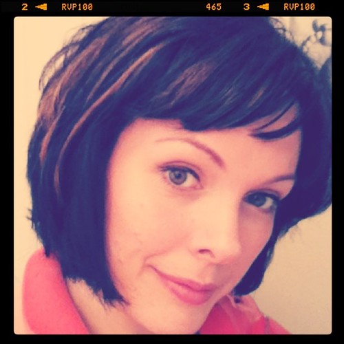 brunette hair with chunky highlights. I love this runette cut with