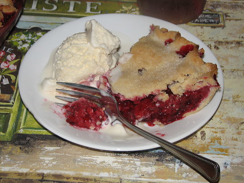 raspberry pie and ice cream