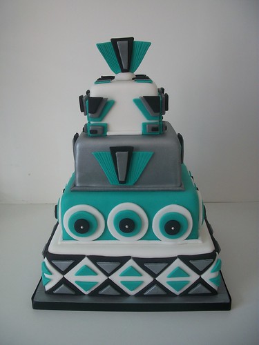 Art deco inspired wedding cake
