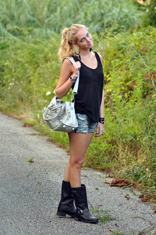Biker boots and giveaway winner - The Blonde Salad