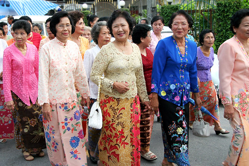 Ladies dressed in old Chinese style