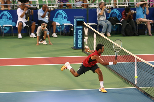 Leander Paes clearly misses