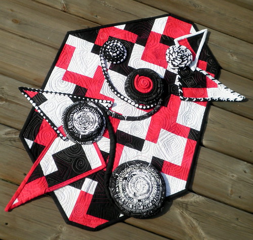Rectangular Conundrum - Project QUILTING Black & White Challenge Submission