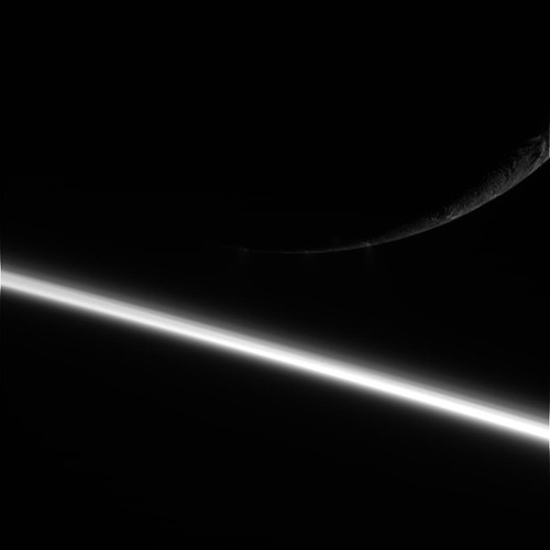 cassini_enceladus_crescent