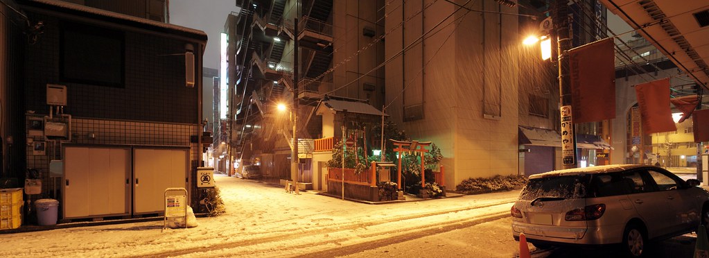 Akihabara snow : Marugo and Koubu inari.
