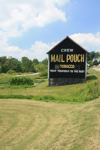 Chew Mail Pouch Tobacco Barn - Old Concord, PA
