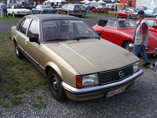 Opel Rekord E1 4dL 1
