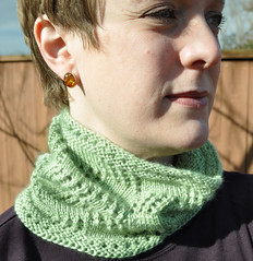 Tilting Squares Cowl by Project Pictures