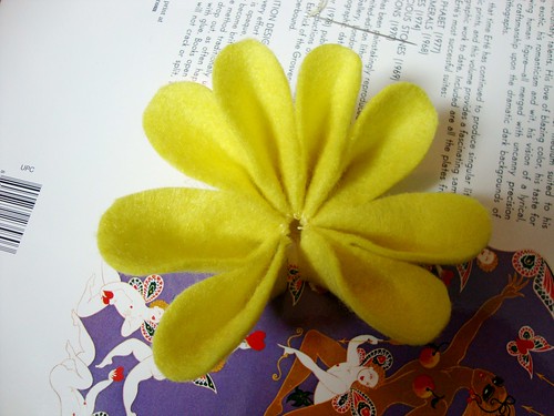 How to Make a Flower Pin 8