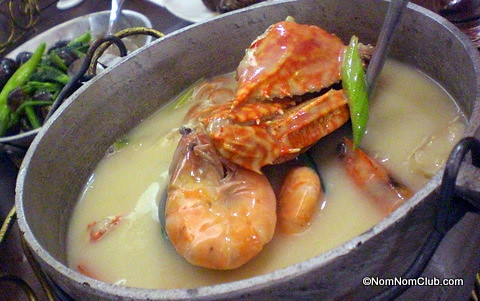 Bouillabaisse (mussels, clams, shrimp & crab soup)
