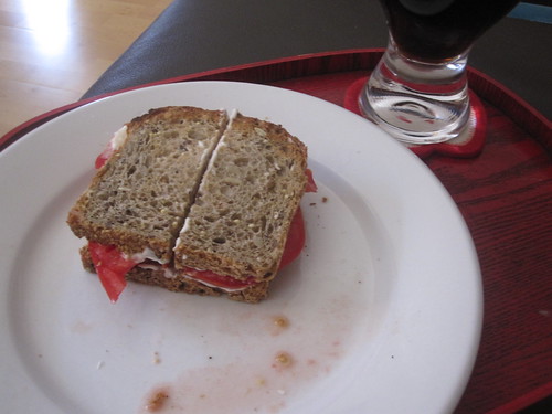 Tomato sandwich, soda