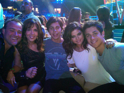David DeLuise, Maria Canals Barrera, Jake T. Austin, Selena Gomez & David Henrie. - Teen Choice Awards 2010 by AYearWithoutRain.-
