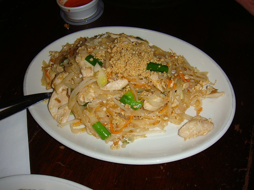 Pad thai con pollo