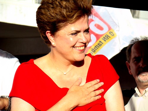 Caminhada com Dilma movimenta bairro popular em Natal