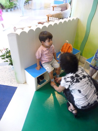 Scott's first day at Soong Ching Ling kindergarten in Shanghai
