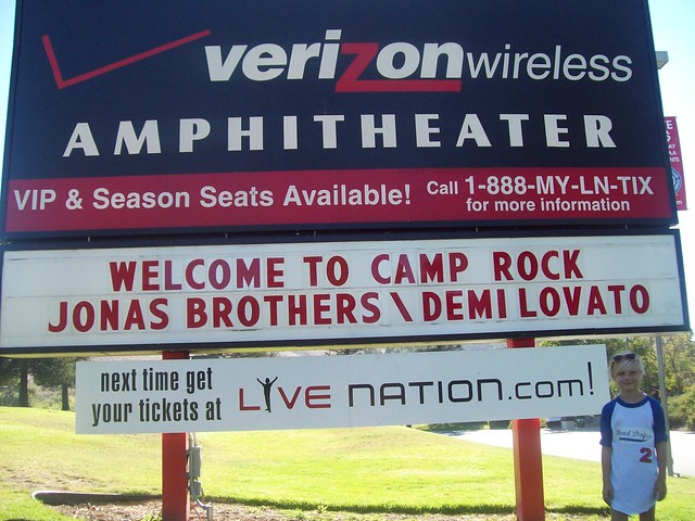 Jonas Brothers Concert Irvine by alexirob