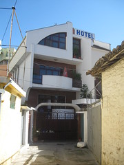 2010-5-albania-110-durres-hotel pepeto