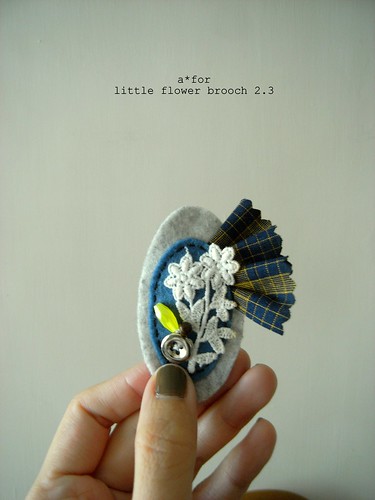 a*for...little flower brooch 2.3